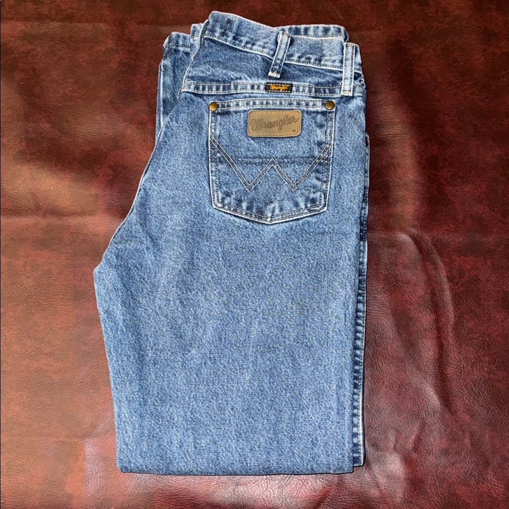 Wrangler (George Strait Collection) Men's Relaxed Fit Denim Jeans